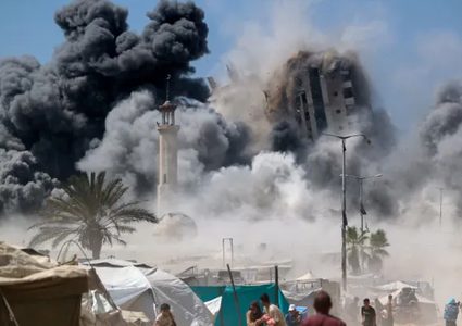الاحتلال يأمر بإخلاء برجين في حي تل الهوى بغزة
