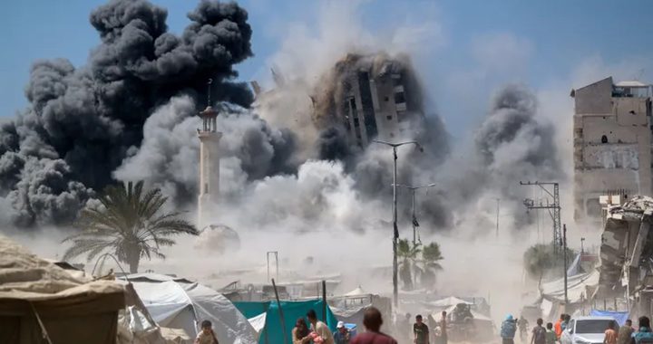 الاحتلال يأمر بإخلاء برجين في حي تل الهوى بغزة