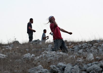 مستوطنون يقتحمون أطراف بلدة سنجل وقرية أم صفا