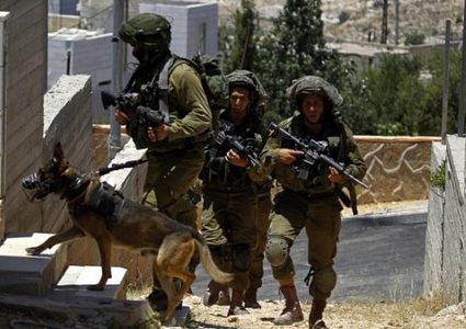 الاحتلال يداهم منزلا في مدينة جنين ويحقق مع ساكنيه