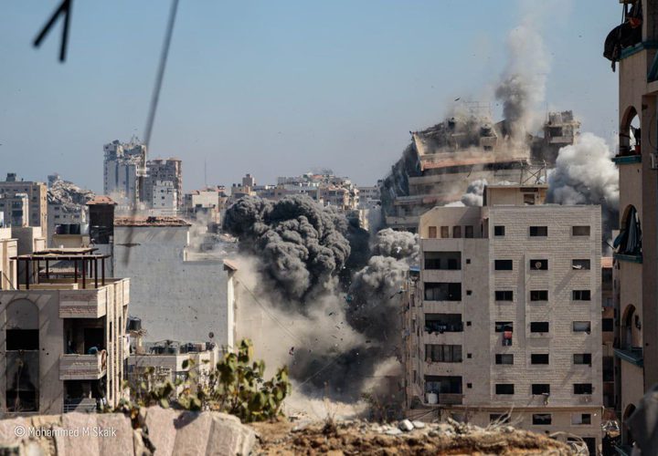 لحظة قصف الاحتلال برج الكوثر في حي تل الهوى جنوب غرب مدينة غزة