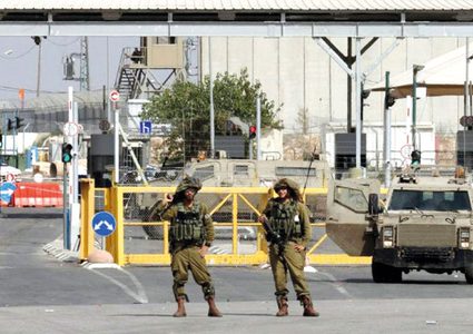 الخارجية تطالب بإجراءات دولية تجبر الاحتلال على تفكيك البوابات الحديدة بالضفة