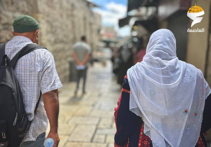 من توافد المصلين لأداء صلاة الجمعة في المسجد الأقصى المبارك، عبر البلدة القديمة وباب العامود