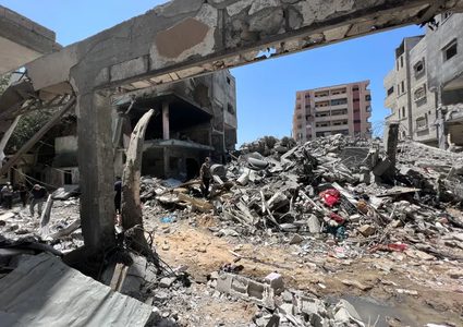 11 شهيدا في قصف الاحتلال مربعا سكنيا في حي الصبرة جنوب مدينة غزة