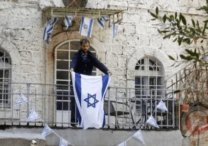 مستوطنون يستولون على منزل بالبلدة القديمة من الخليل
