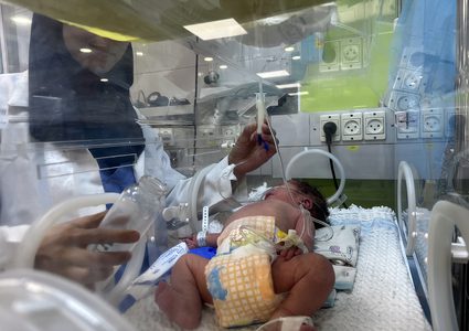 وفاة 13 طفلاً بينهم 10 أجنة بمجمع ناصر الطبي في خان يونس