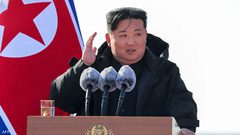 كيم جونغ أون يعلن حصول كوريا الشمالية على أسلحة سرية