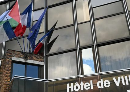 رفع العلم الفلسطيني على مباني بلديات يثير "انقساما" في فرنسا