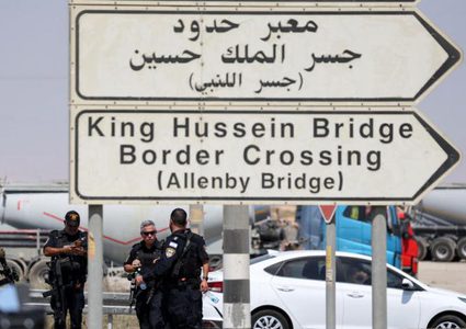 الاحتلال يعيد فتح معبر الكرامة شرق أريحا