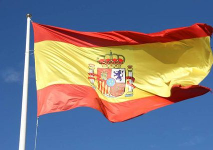 الحكومة الإسبانية توافق على حظر توريد الأسلحة إلى إسرائيل