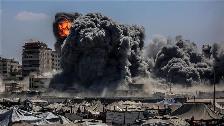 قصف إسرائيلي عنيف يستهدف أحياء متفرقة من مدينة غزة منذ فجر اليوم