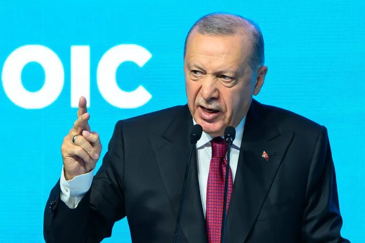 إردوغان: إسرائيل ترتكب إبادة في غزة وتقتل طفلاً كل ساعة