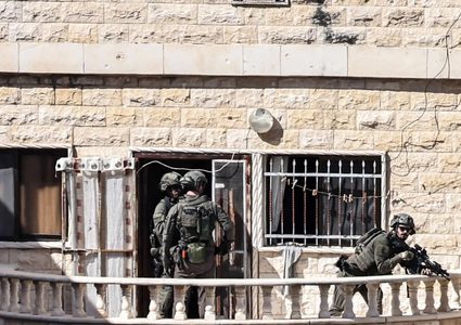 الاحتلال يحوّل منزلين في سلفيت وكفر الديك إلى ثكنات عسكرية ويغلق المدخل الشمالي