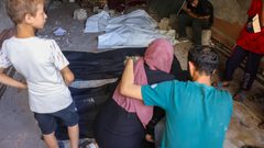 الاحتلال يرتكب مجزرة جديدة بحق نازحين في غزة.. 20 شهيدا بينهم أطفال ونساء