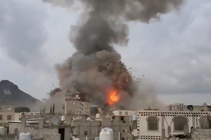 شهيدان وعشرات المصابين بهجوم إسرائيلي على صنعاء