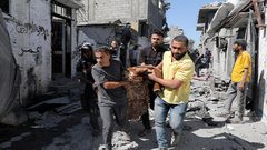 شهداء ومفقودون بقصف الاحتلال عددا من المخيمات في قطاع غزة