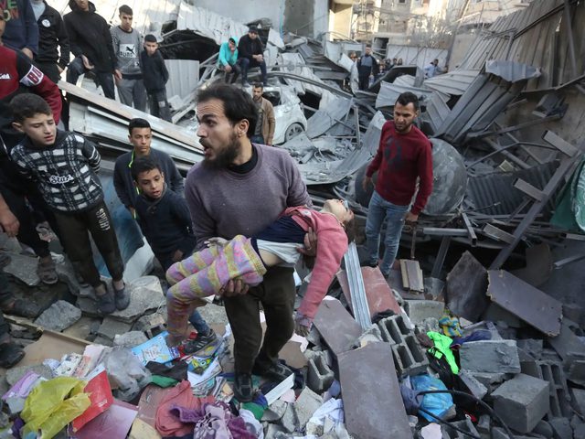 في اليوم الـ723 من العدوان: الاحتلال يواصل جرائمه ومجازره على غزة