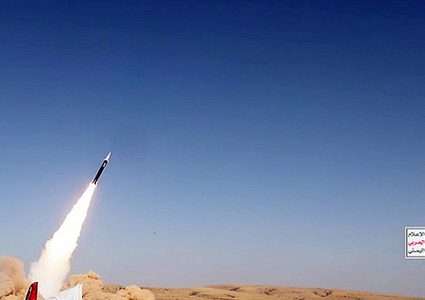 مصادر إسرائيلية: اعتراض صاروخ من اليمن وتعليق الرحلات في مطار بن غوريون