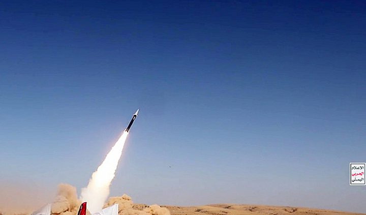 مصادر إسرائيلية: اعتراض صاروخ من اليمن وتعليق الرحلات في مطار بن غوريون