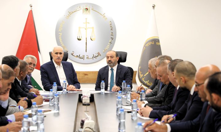 اجتماع موسع بين النائب العام والمحافظين لتعزيز سيادة القانون