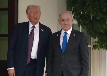 نتنياهو يصل واشنطن وترامب يهاتف امير قطر