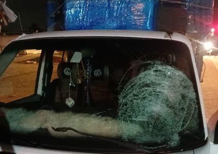 مستعمرون يرشقون مركبات المواطنين شرق قلقيلية