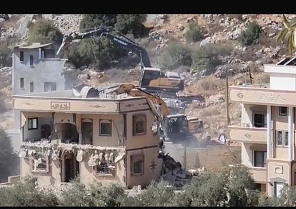 الاحتلال يهدم ثلاثة منازل مأهولة في بروقين غرب سلفيت
