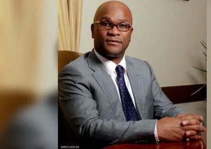 "سقط من نافذة فندق".. وفاة غامضة لسفير جنوب إفريقيا في فرنسا