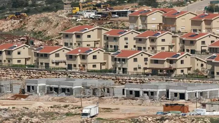 إسبانيا تحقق مع شركات تروّج لمنتجات من مستوطنات الاحتلال بعد مرسوم حظرها