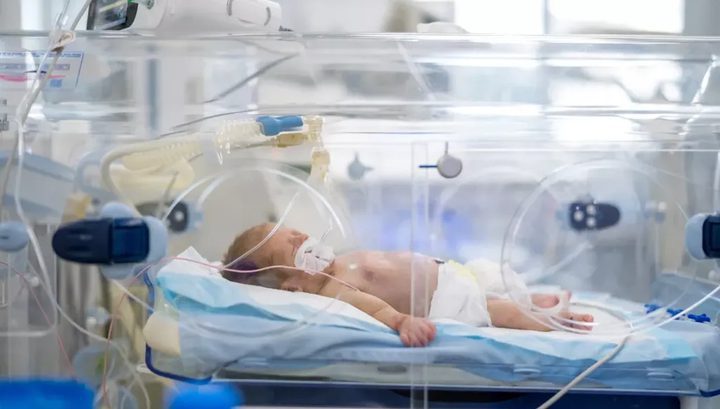 (يونيسف) تدعو لإجلاء 25 رضيعاً في حضانات مدينة غزة