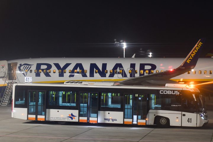 "الخسارة" تدفع شركة "رايان إير" لتعليق رحلاتها من وإلى تل أبيب هذا الشتاء