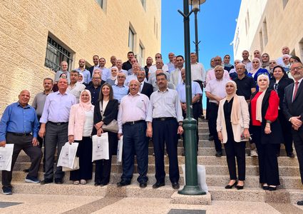 كلية العلوم تحتفل بافتتاح العام الدراسي وتكرم المتقاعدين من الكلية