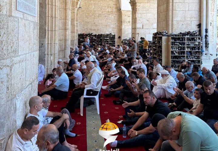 من المصلى القبلي تزامنا مع خطبة الجمعة في المسجد الأقصى المبارك