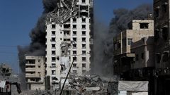 صور من غارات الاحتلال التي استهدفت مخيم الشاطئ، غرب مدينة غزة.