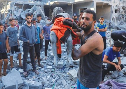 ٦٣ شهيد منذ فجر اليوم في غزة