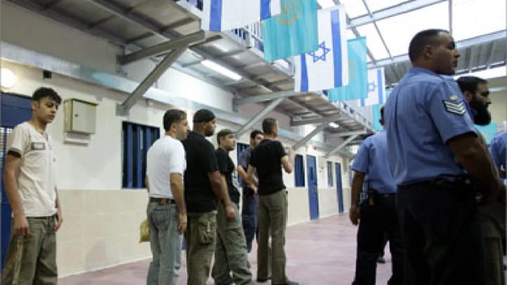 نادي الاسير: معتقل النقب تحول الى ساحة لتعذيب المعتقلين