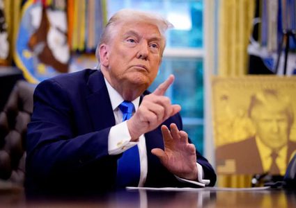 ترامب: على إسرائيل ان توقف الغارات على غزة فوراً