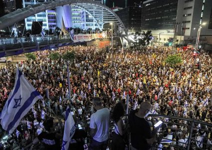 تظاهرة حاشدة في تل أبيب للمطالبة بوقف الحرب على غزة وإبرام صفقة تبادل