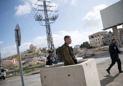 الاحتلال يغلق مدخلي مراح رباح والمنشية جنوب بيت لحم