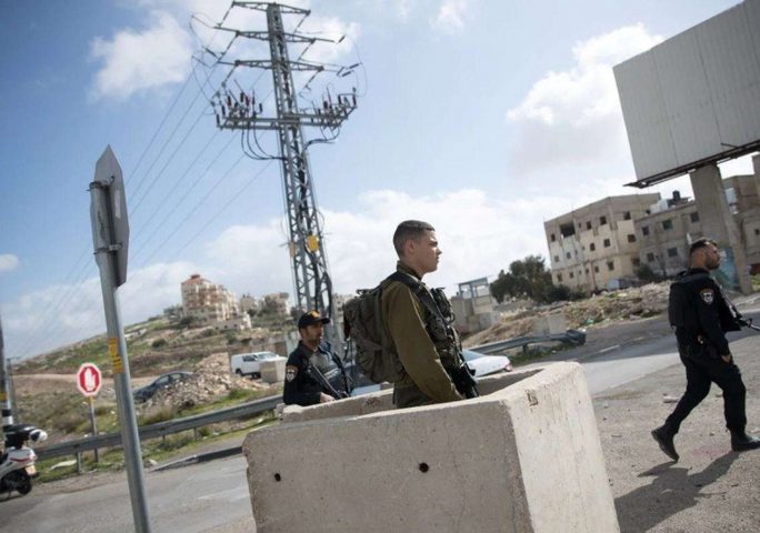 الاحتلال يغلق مدخلي مراح رباح والمنشية جنوب بيت لحم