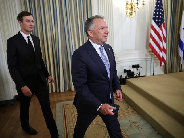 من أجل مفاوضات غزة.. مبعوثا ترامب يصلان شرم الشيخ