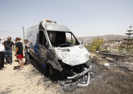 اصابات في هجوم المستعمرين على بلدة عطارة