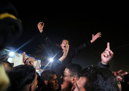 غزة تحتفل بوقف الحرب وفتح المعبر وانسحاب جيش الاحتلال