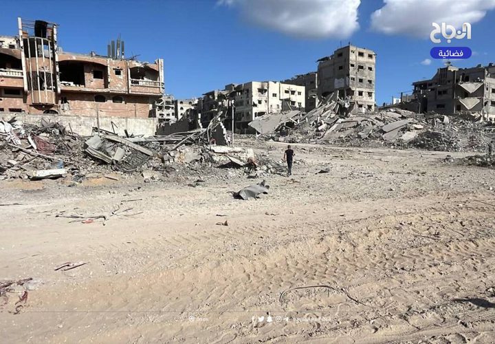 مواطنون يعودون إلى أحياء مدينة غزة التي هجروا منها قسرا خلال عدوان الاحتلال الواسع عليها.