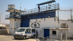 الشاباك يعترض على نحو 100 اسم أسير ويستبعد 25 قائدا بارزا