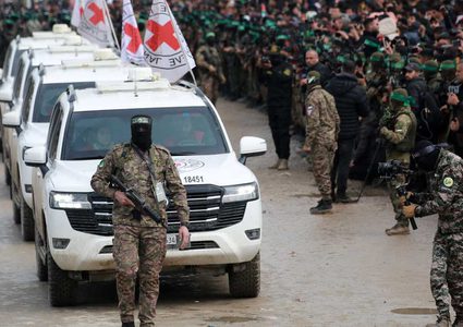 الاحتلال يعلن أن أسراه سيطلق سراحهم صباح الغد من غزة