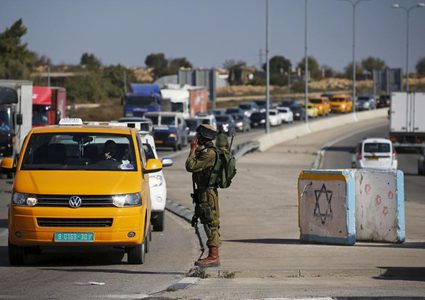 الاحتلال يعيق حركة تنقل المواطنين في قلقيلية