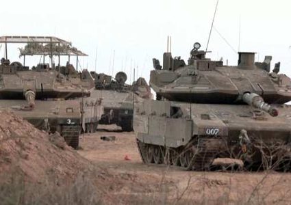 دبابات ومدفعية الاحتلال تطلق النار شرق مدينتي غزة وخان يونس