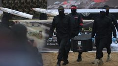 جثة الأسير الرابعة تُفجّر خلافاً واسعاً بين حماس وإسرائيل حول الهوية والملابسات