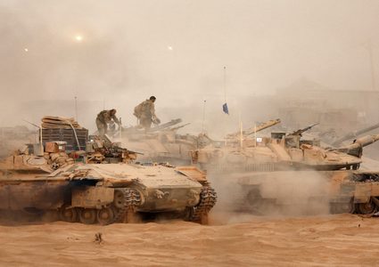 دبابات ومدفعية الاحتلال تطلق النار شرق مدينتي غزة وخان يونس